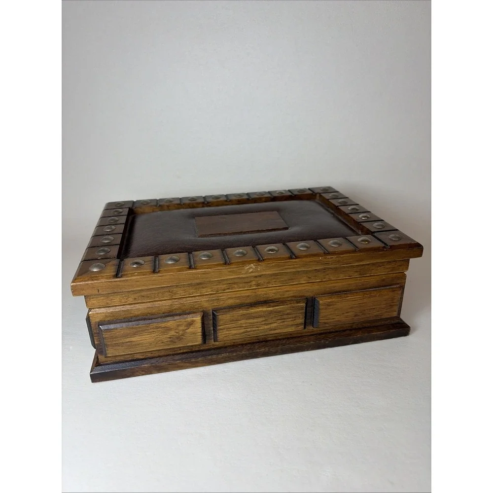 VINTAGE London Leather The Camelot Jewelry Box Hinged Velvet Inlay Studded